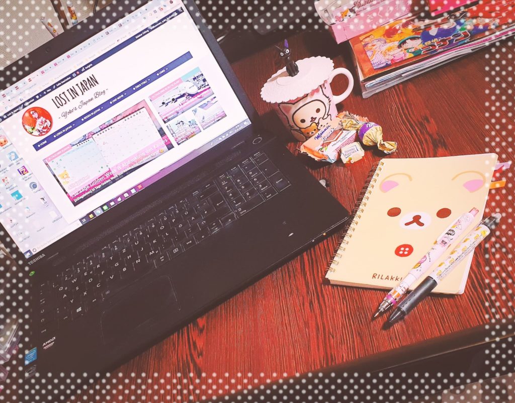 Meet the Blogger 2019
Laptop, Notizheft, Stifte, Tee und Süßigkeiten